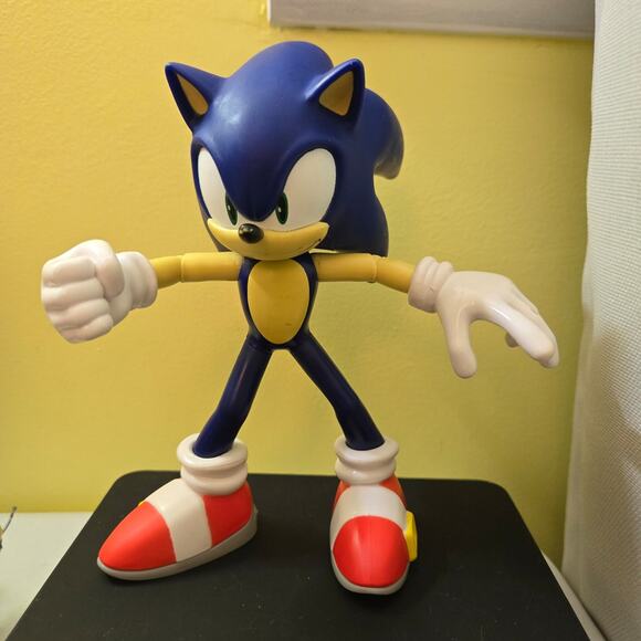 Sonic The Hedgehog figure. Unbranded - Picture 1 of 8